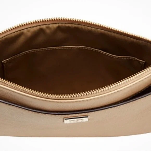 Coach 49992 Madison Leather East West Swingpack In Tan NWOT condition - Picture 6 of 6